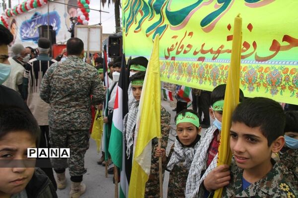 حضور پرشور دانش‌آموزان و فرهنگیان بهبهانی در راهپیمایی یوم الله 22 بهمن ماه