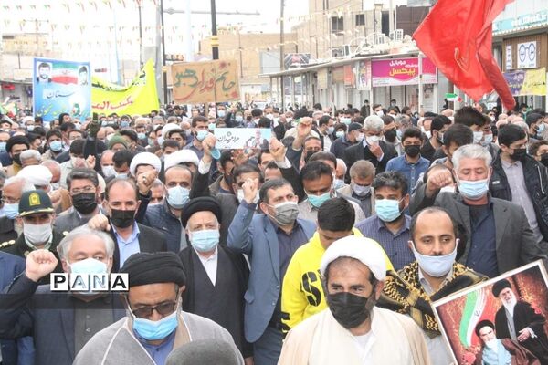 حضور پرشور دانش‌آموزان و فرهنگیان بهبهانی در راهپیمایی یوم الله 22 بهمن ماه