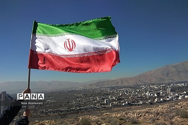 اجرای طرح مشارکتی زاگرس سبز با حضور مربیان و دانش‌آموزان پیشتاز سازمان دانش‌آموزی فارس