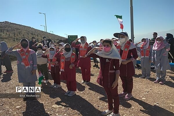 اجرای طرح مشارکتی زاگرس سبز با حضور مربیان و دانش‌آموزان پیشتاز سازمان دانش‌آموزی فارس