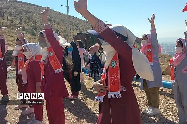 اجرای طرح مشارکتی زاگرس سبز با حضور مربیان و دانش‌آموزان پیشتاز سازمان دانش‌آموزی فارس