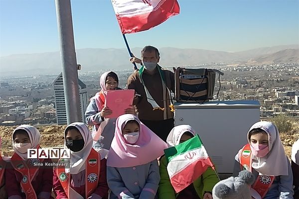 اجرای طرح مشارکتی زاگرس سبز با حضور مربیان و دانش‌آموزان پیشتاز سازمان دانش‌آموزی فارس