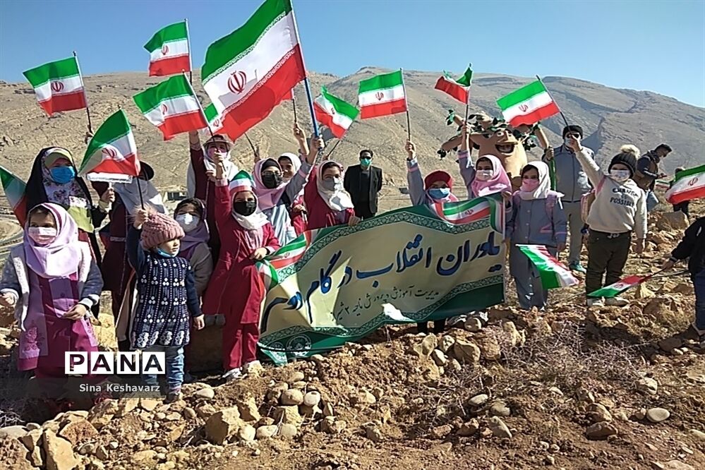 اجرای طرح مشارکتی زاگرس سبز با حضور مربیان و دانش‌آموزان پیشتاز سازمان دانش‌آموزی فارس