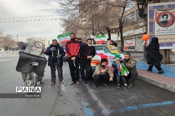 جلوه‌هایی از جشن ۲۲ بهمن در مشهد