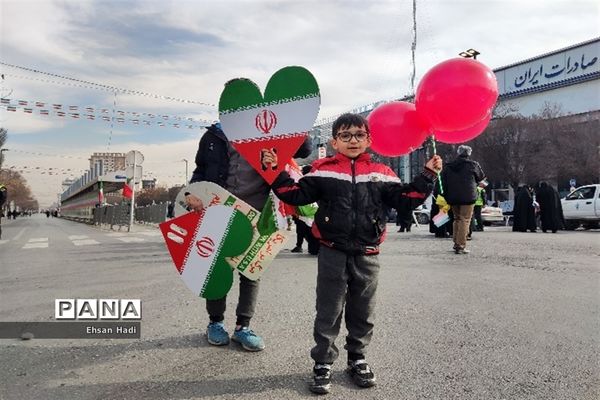 جلوه‌هایی از جشن ۲۲ بهمن در مشهد