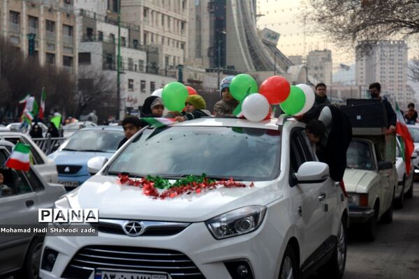راهپیمایی خودروی 22 بهمن در مشهد مقدس