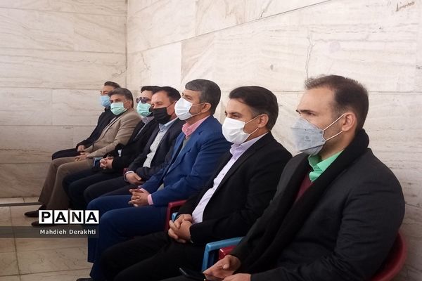 شور انقلابی مردم ولایتمدار بهارستان در روز سرد زمستانی