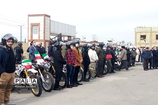 شور انقلابی مردم ولایتمدار بهارستان در روز سرد زمستانی