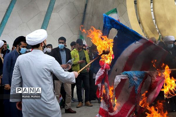 راهپیمایی یوم الله ۲۲ بهمن در تهران