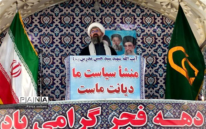 بیان شاخصه‌های نوجوان انقلابی در نماز جمعه ۲۲بهمن ماه