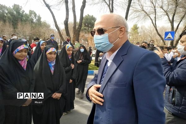 راهپیمایی یوم الله  ۲۲ بهمن در شهرستان شاهین شهر اصفهان