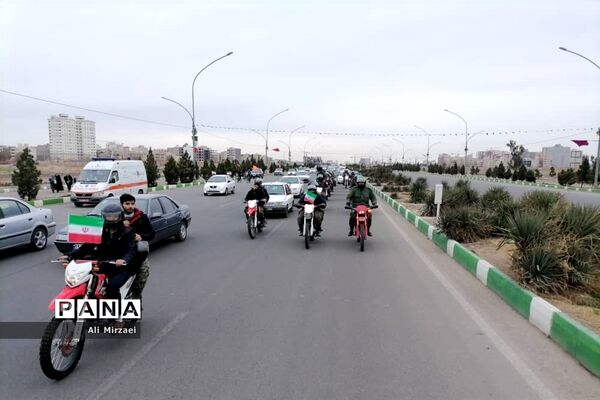 راهپیمایی خودرویی و موتوری 22 بهمن در قم-1