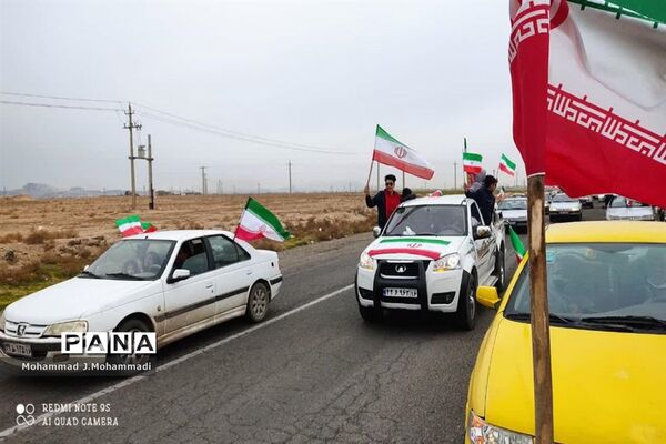 راهپیمایی موتوری و خودرویی در شهر قنوات قم
