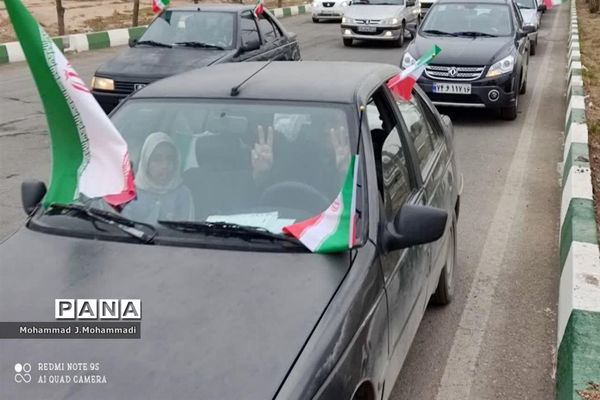 راهپیمایی موتوری و خودرویی در شهر قنوات قم