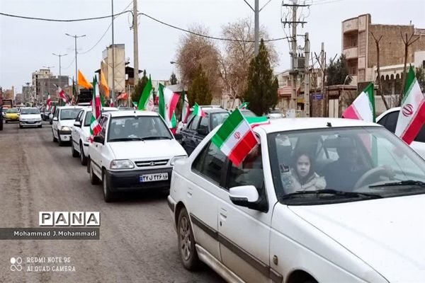 راهپیمایی موتوری و خودرویی در شهر قنوات قم