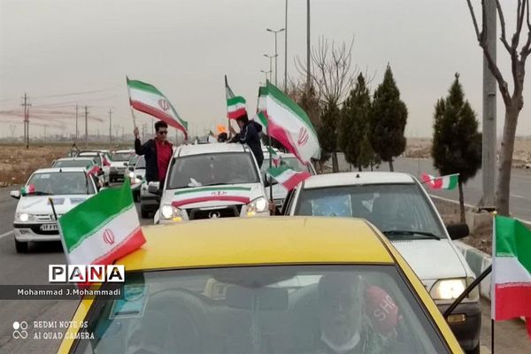 راهپیمایی موتوری و خودرویی در شهر قنوات قم