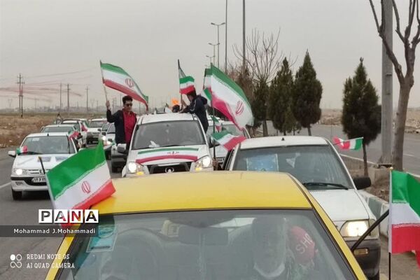 راهپیمایی موتوری و خودرویی در شهر قنوات قم