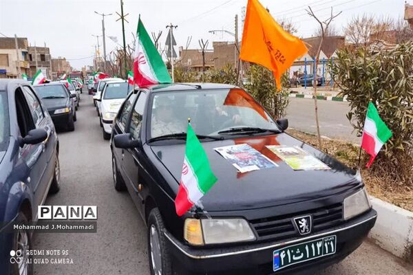 راهپیمایی موتوری و خودرویی در شهر قنوات قم