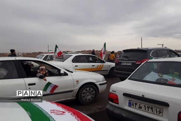 راهپیمایی 22 بهمن در شهر کهک