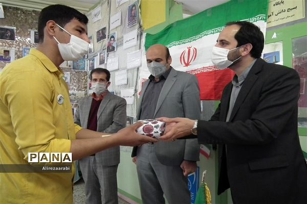 برگزاری مراسم معرفی دستاوردهای انقلاب توسط نسل سوم انقلاب