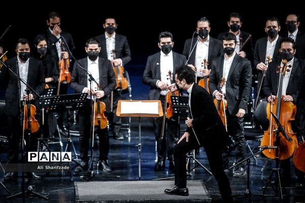اجرای ارکستر پارسوآ در جشنواره موسیقی فجر