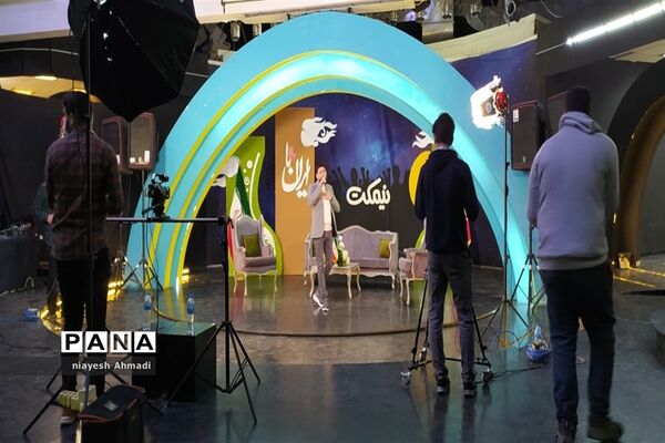 جشن دهه هشتادی‌ها با شعار ایران ما در سالن وحدت مشهد