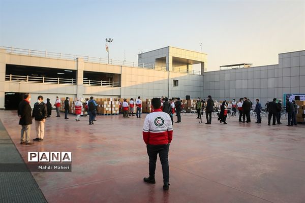 اهداء 3600 بسته غذایی توسط سازمان جمعیت هلال احمر  به مناطق سیل زده