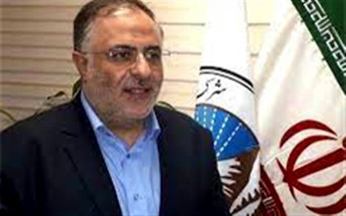 وزارت ورزش امکانات تمرینی را برای ورزشکاران رشته یخ‌نوردی مهیا کند