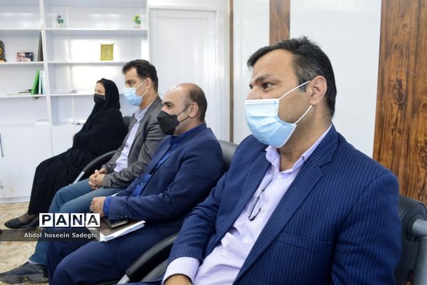 جلسه هم‌اندیشی روسا و کارشناسان حوزه آموزش ابتدایی آموزش و پرورش استان بوشهر