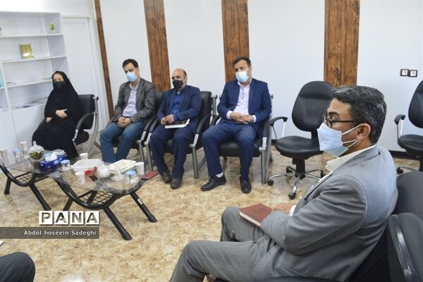 جلسه هم‌اندیشی روسا و کارشناسان حوزه آموزش ابتدایی آموزش و پرورش استان بوشهر