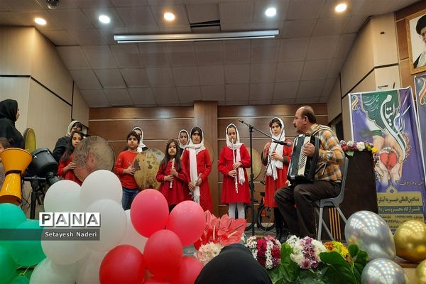 اجرای گروه موسیقی لاله به مناسبت ولادت حضرت علی(ع)در شهرستان قرچک