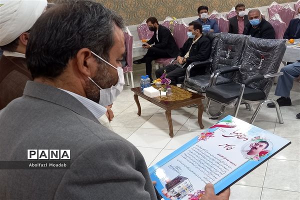 تجلیل از خیرین مدرسه ساز پروژه‌های عمرانی جدید آموزش و پرورش، کاشمر