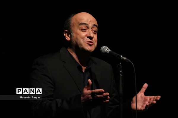 اجرای وحید اسداللهی در سی وهفتمین جشنواره موسیقی فجر