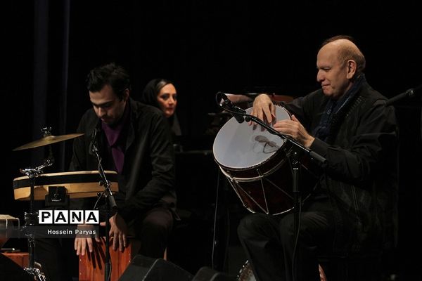 اجرای وحید اسداللهی در سی وهفتمین جشنواره موسیقی فجر