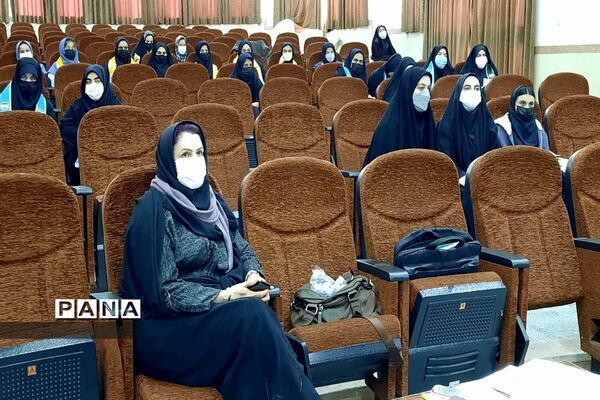 برگزاری مسابقات مناظره دانش‌آموزی شهرستان برخوار