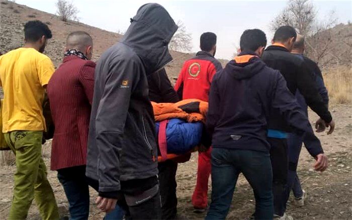 امدادرسانی به کوهنورد حادثه‌دیده در ارتفاعات روستای باغکمش پردیس