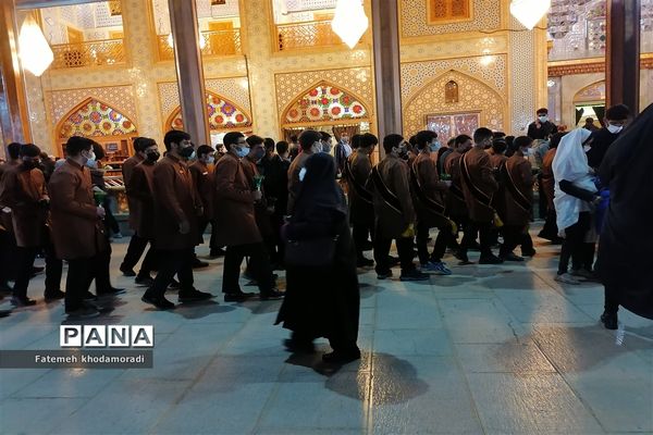 مراسم لاله‌گردانی به مناسبت بزرگداشت شهادت حضرت احمدبن موسی الکاظم( ع) در شیراز