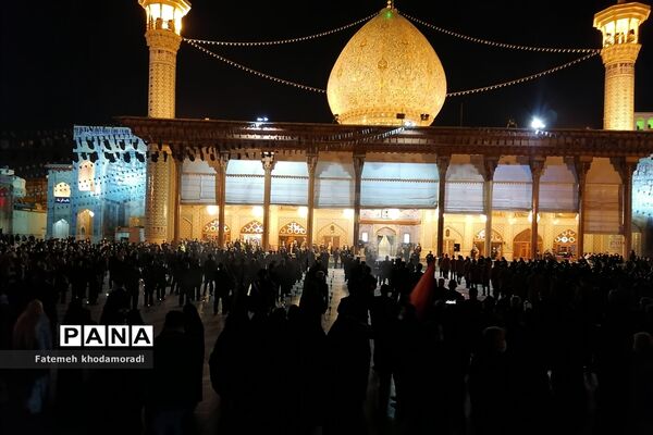 مراسم لاله‌گردانی به مناسبت بزرگداشت شهادت حضرت احمدبن موسی الکاظم( ع) در شیراز