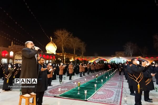 مراسم لاله‌گردانی به مناسبت بزرگداشت شهادت حضرت احمدبن موسی الکاظم( ع) در شیراز