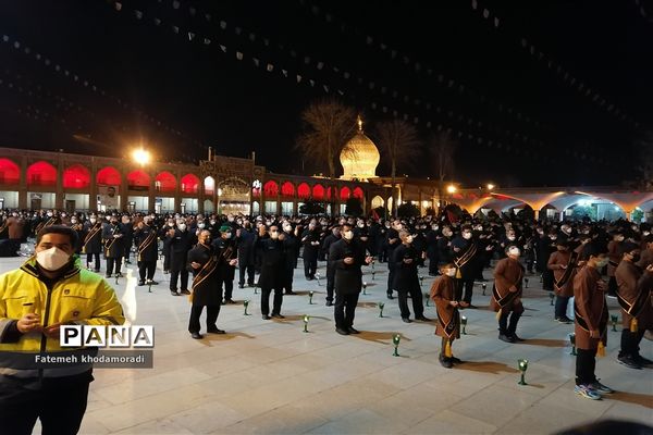 مراسم لاله‌گردانی به مناسبت بزرگداشت شهادت حضرت احمدبن موسی الکاظم( ع) در شیراز