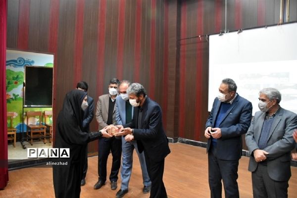 تجلیل از مدیران و کارشناسان کانون‌های فرهنگی و تربیتی ناحیه 7 مشهد مقدس