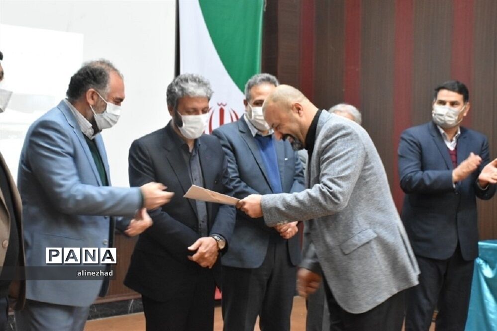 تجلیل از مدیران و کارشناسان کانون‌های فرهنگی و تربیتی ناحیه 7 مشهد مقدس