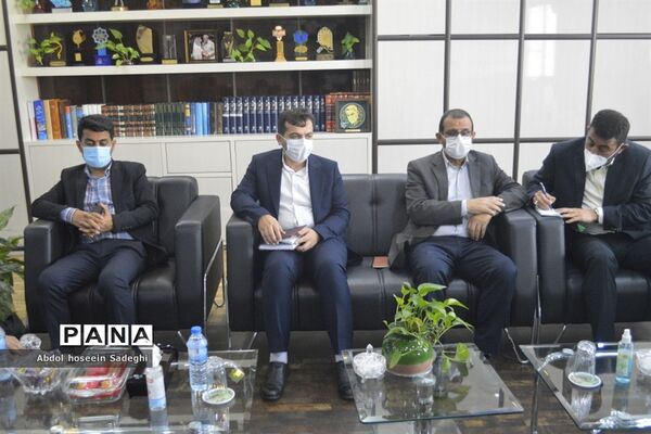 نشست مدیرکل کمیته امداد امام خمینی ( ره) استان بوشهر با مدیرکل آموزش و پرورش استان بوشهر