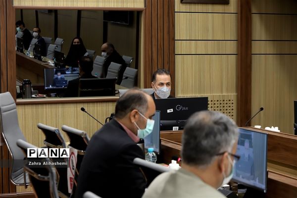 نشست معاون توسعه و پشتیبانی آموزش و پرورش شهر تهران با مدیر عامل بنیاد خیریه فجر