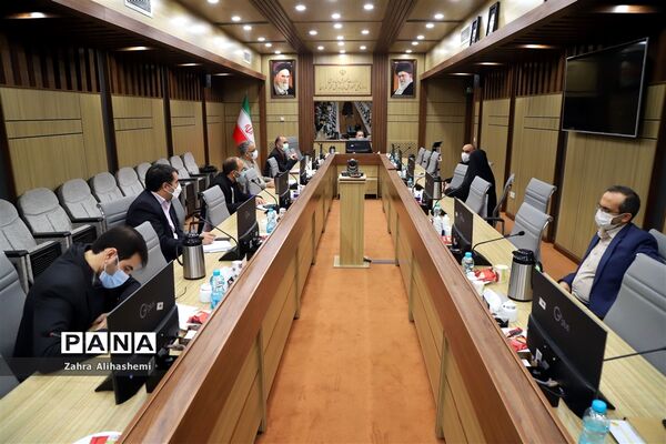نشست معاون توسعه و پشتیبانی آموزش و پرورش شهر تهران با مدیر عامل بنیاد خیریه فجر