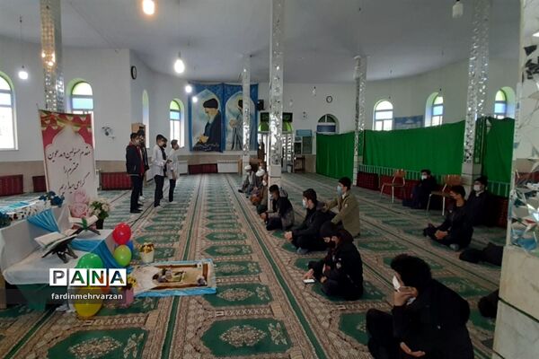 جشن طلیعه بندگی دانش‌آموزان شهرستان فیروزکوه