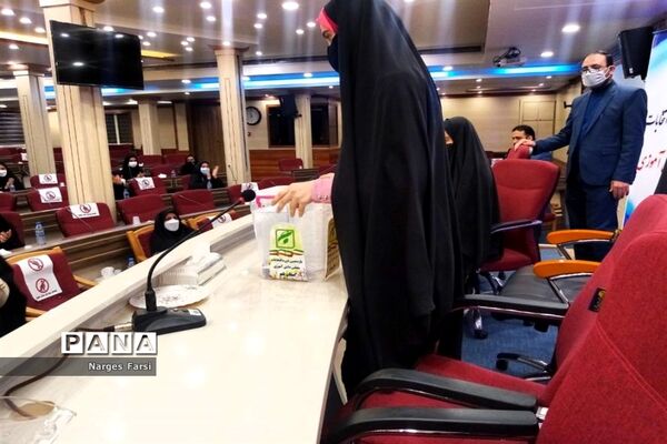 انتخابات هیات رئیسه مجلس دانش‌آموزی دختران استان قم