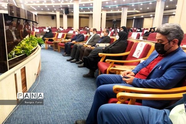 انتخابات هیات رئیسه مجلس دانش‌آموزی دختران استان قم