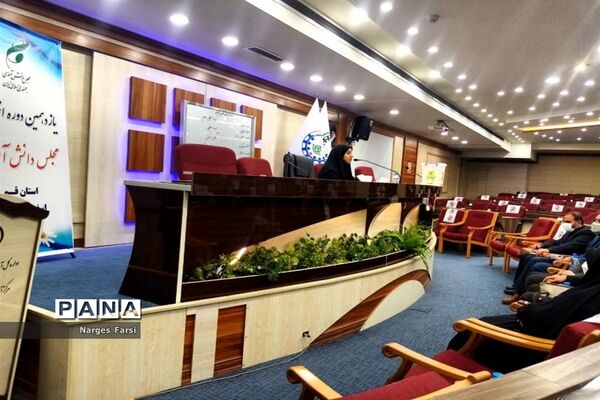 انتخابات هیات رئیسه مجلس دانش‌آموزی دختران استان قم