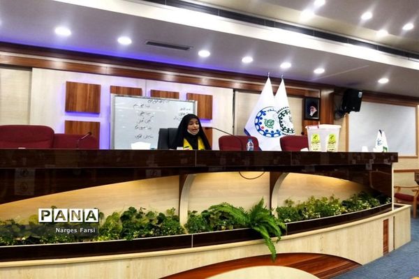 انتخابات هیات رئیسه مجلس دانش‌آموزی دختران استان قم